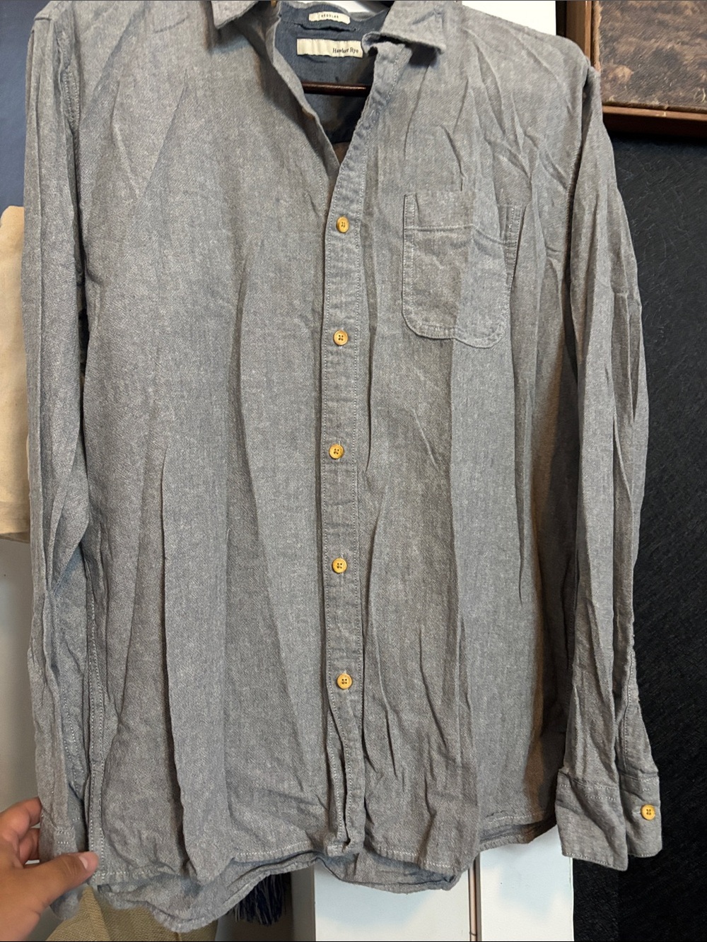 Light Grey Men's Casual Button-Down Shirt with Chest Pocket